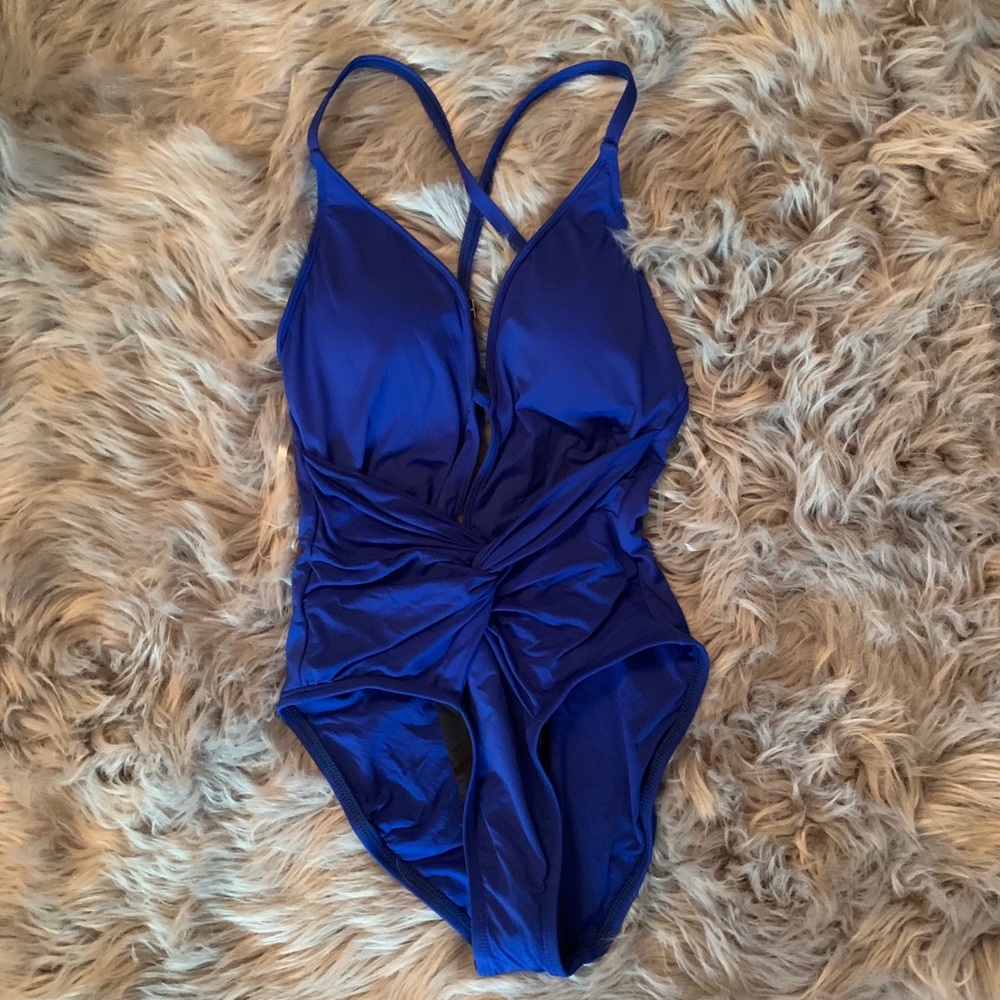 La Blanca Swim plunging Piece Swim Suit